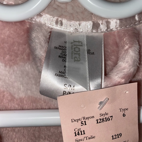 BRAND NEW Women’s Robe - Picture 3 of 3